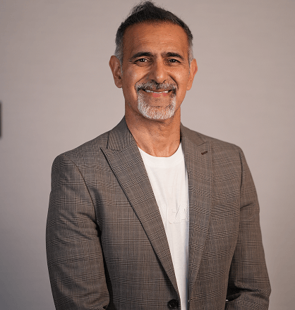 Dr Tif Qureshi